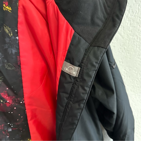 Nike Waterproof Snow Jacket - Black Red Floral - Small - Picture 6 of 9
